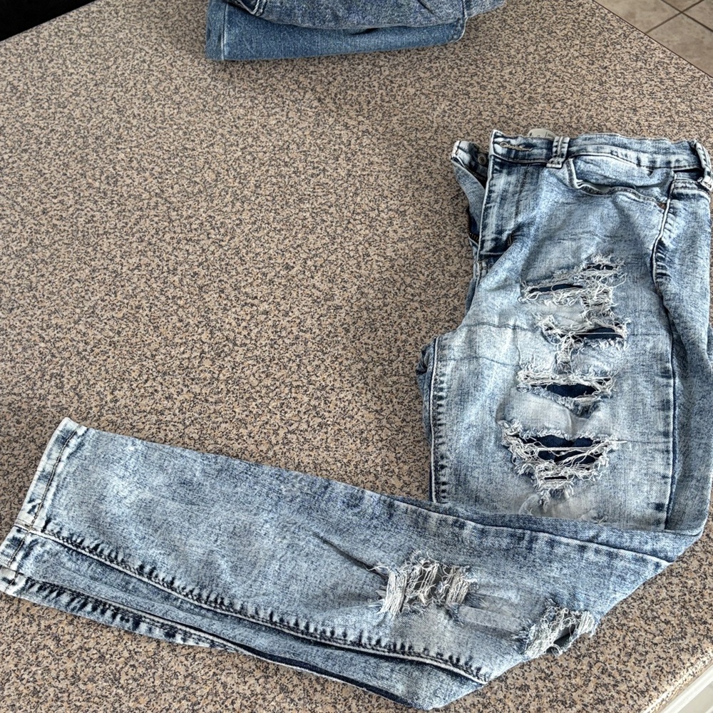 Distressed Light Blue juniors Jeans